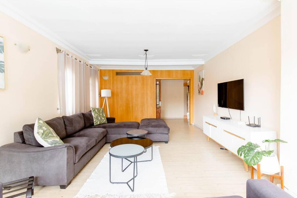Spacious Menlyn Maine Villa Pretoria Exterior photo