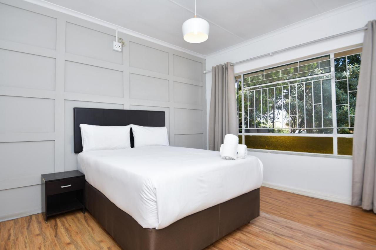 Spacious Menlyn Maine Villa Pretoria Exterior photo