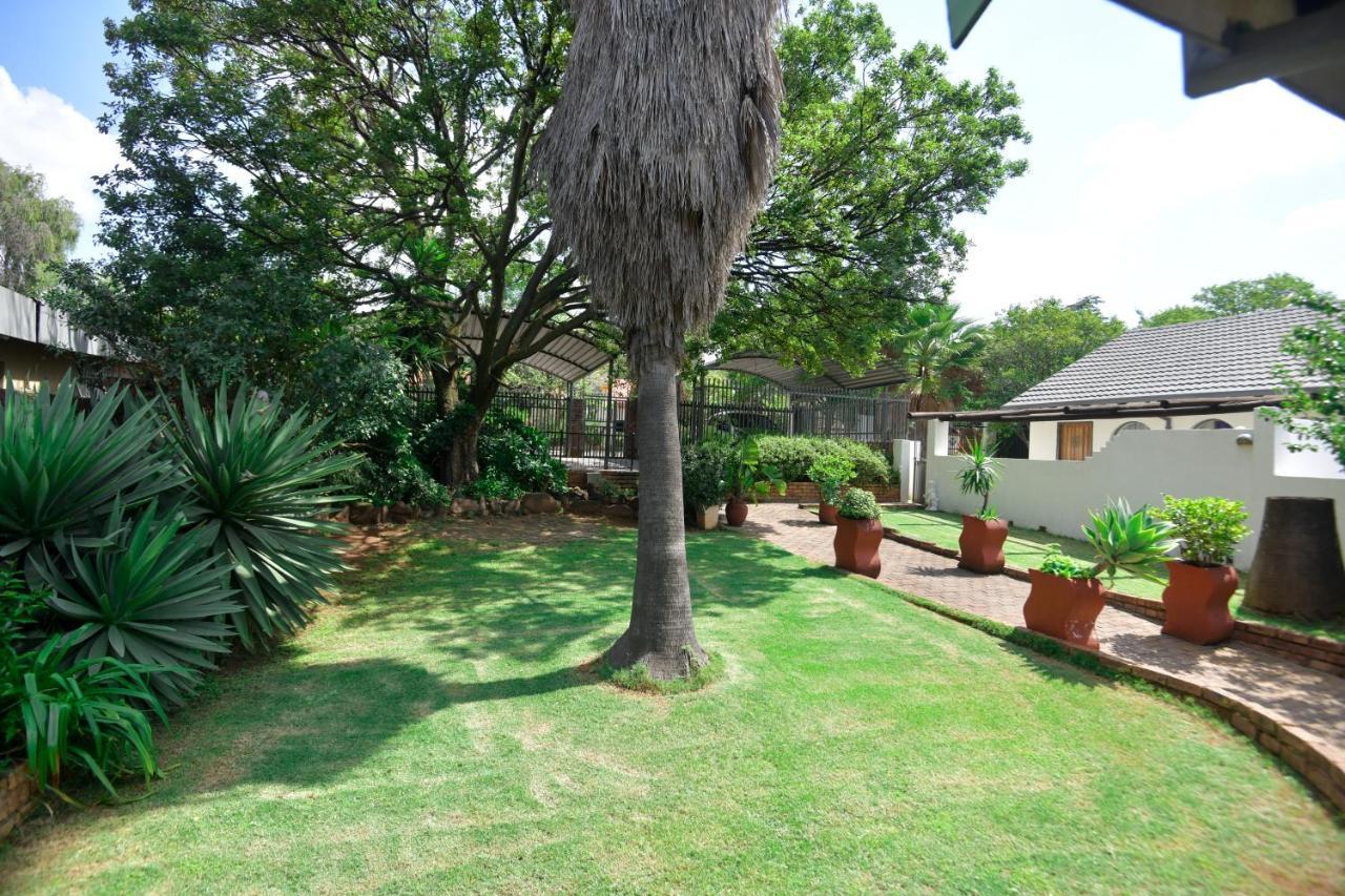 Spacious Menlyn Maine Villa Pretoria Exterior photo